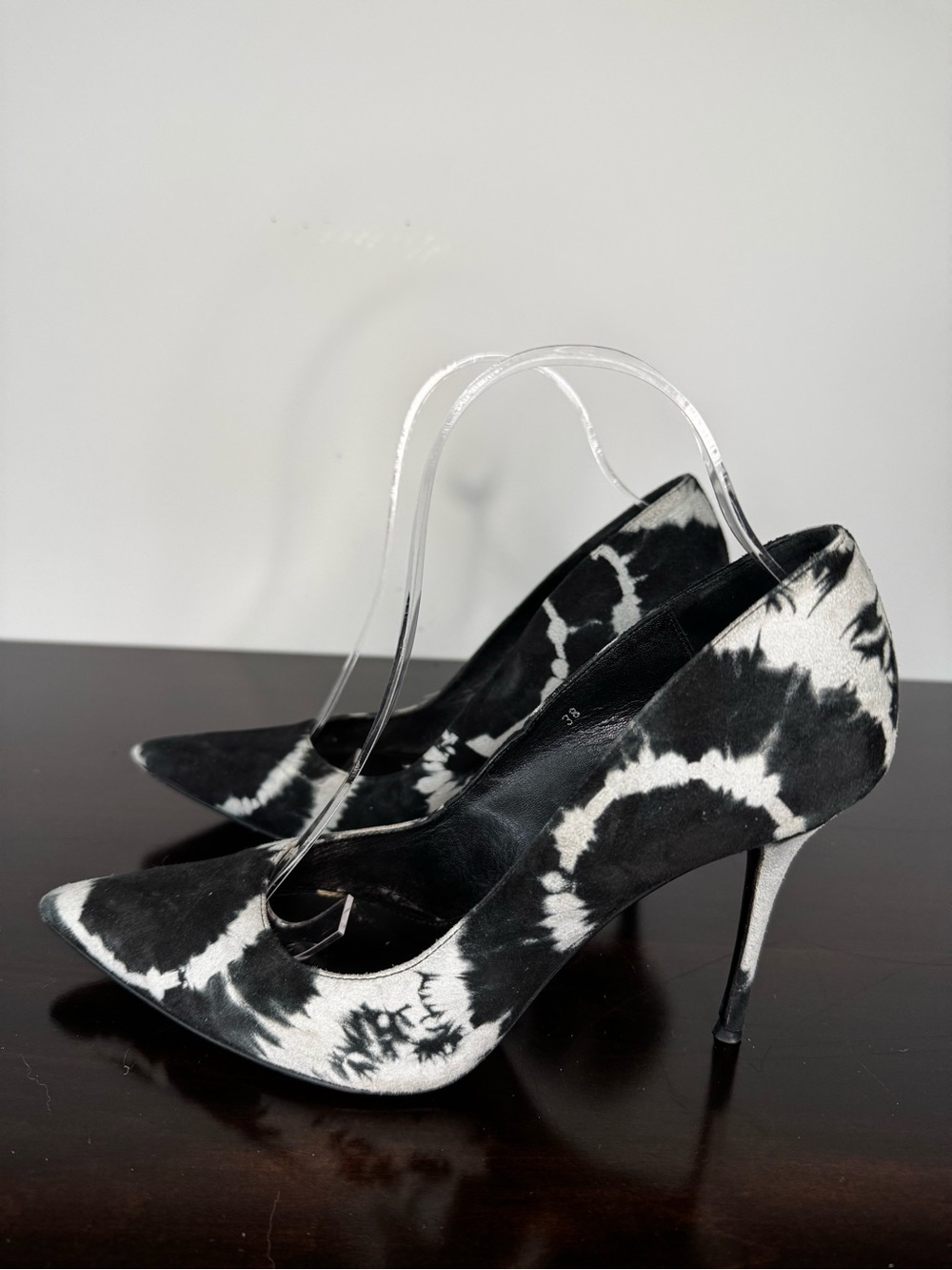ARCHIVAL Elyse Walker Tie-Dye Calf Hair Pointed Toe Pumps - Picture 2 of 7